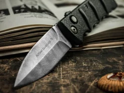 Böker Plus AKS-74 Spearpoint Damast Schwarz Discount