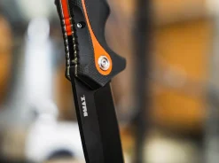 DMAX Chainsaw Attendant Schwarz