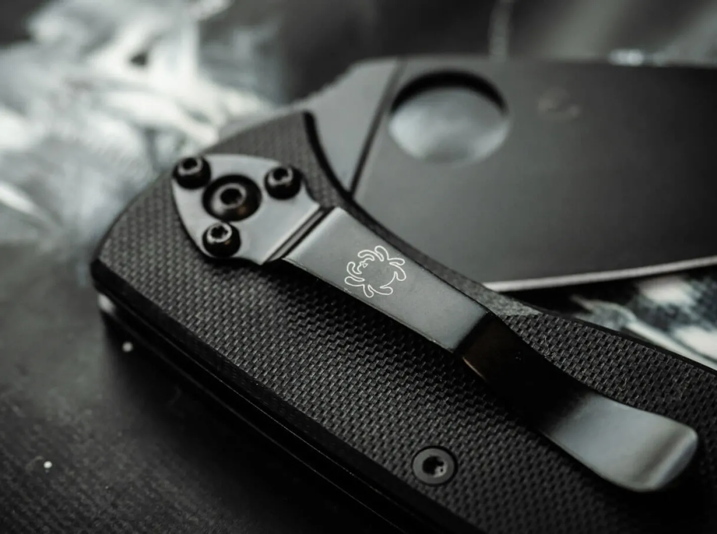 Spyderco Tenacious Black Plain Outlet