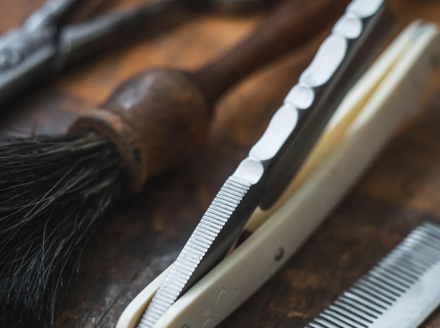 Böker Manufaktur Solingen The Historical Barber Weiß Clearance
