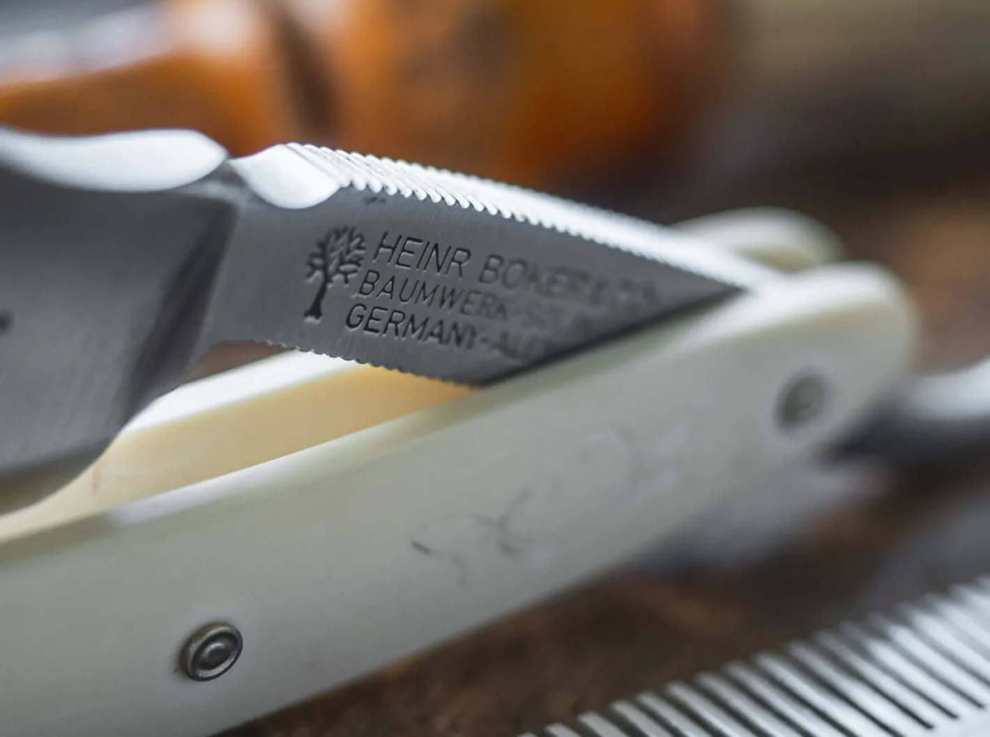 Böker Manufaktur Solingen The Historical Barber Weiß Clearance